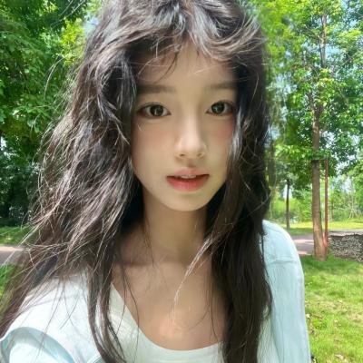 黑暗中的两个人